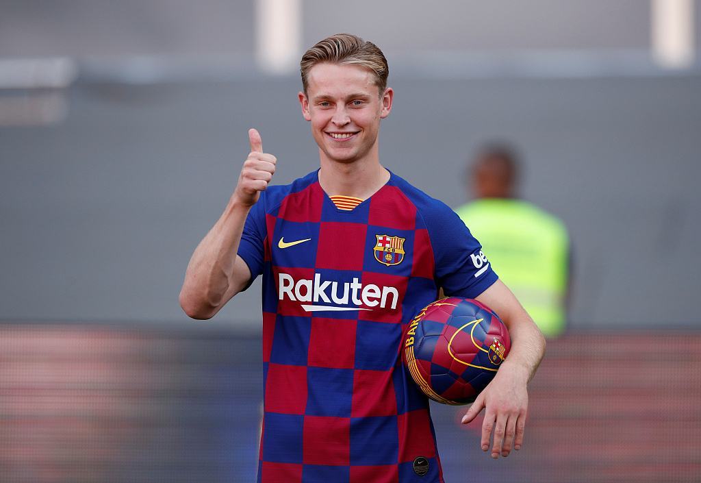 Frenkie de Jong a remporté le ballon de Barcelone